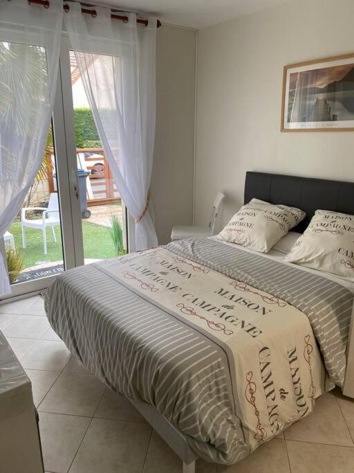 Chambre Avec Entree Independante Situation Ideale Serris Zewnętrze zdjęcie